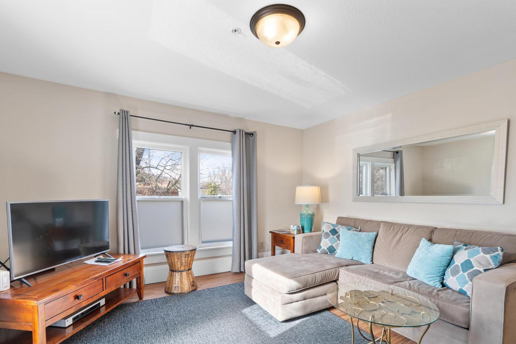 Pioneer Vacation Rentals - Pioneer North Suite Downtown Άσλαντ Εξωτερικό φωτογραφία